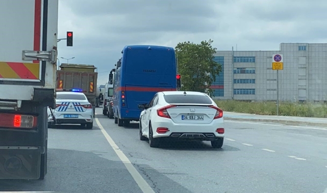 Seçil Erzan'ı davaya götüren cezaevi aracı kaza yaptı