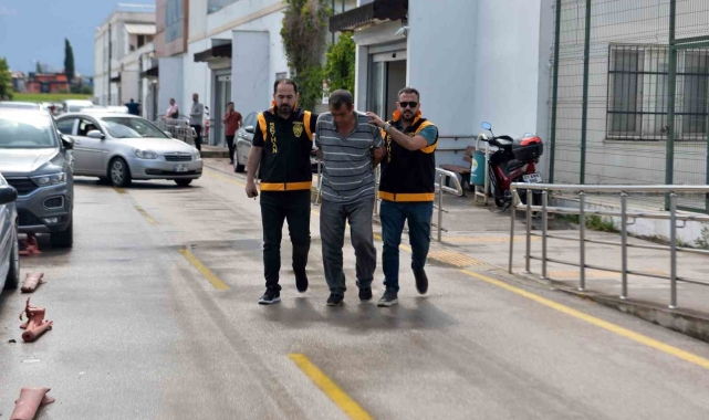 Seyhan polisi toprağa gömülen silahları buldu