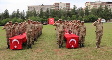 Siirt İl Jandarma Komutanlığında temsili askerlik heyecanı yaşandı