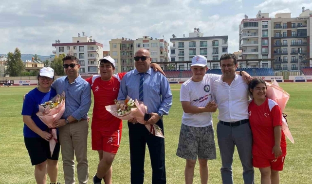 Silifke'de özel çocuklar arasında atletizm yarışması düzenlendi