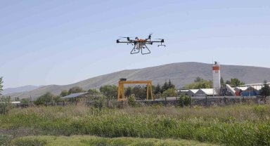 Sincan hava araçları ile köşe bucak ilaçlanıyor