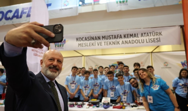 Sınır tanımayan teknoloji festivalinde gençlerin hayalleri gerçekleşiyor