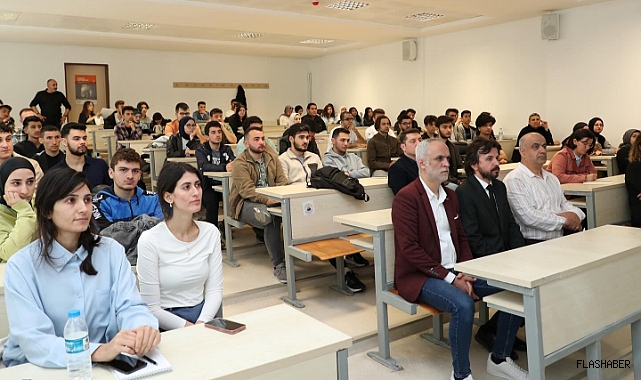 SİNOP'TA ÖĞRENCİLERE SİBER GÜVENLİĞİN ÖNEMİ ANLATILDI!