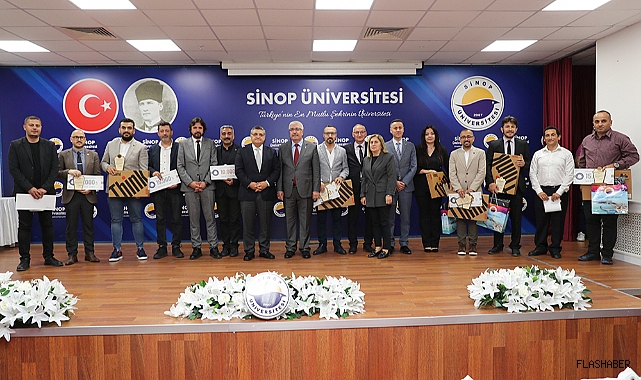SİNOP ÜNİVERSİTESİ’NDE AKADEMİK BAŞARILAR ÖDÜLLENDİRİLDİ!