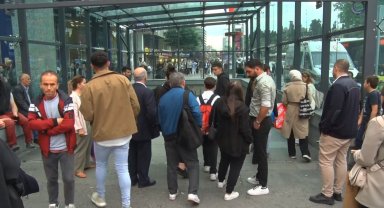 Şişli-Mecidiyeköy Metro İstasyonu'nda bir genç kız raylara atlayarak intihar etti