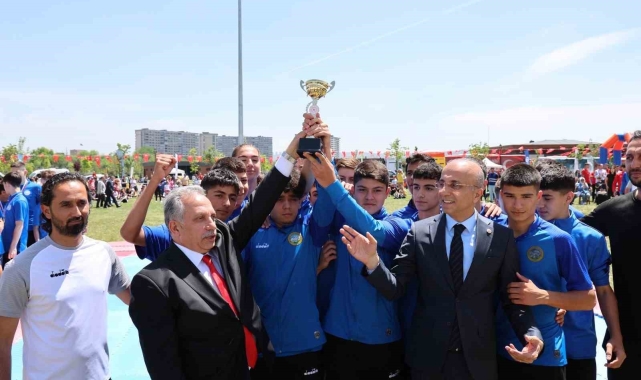 Sporcu fabrikası değil şampiyonluk fabrikası