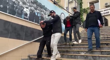 Sultanbeyli'de otomobilden bilgisayar çalan hırsızlar tutuklandı