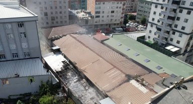 Sultangazi'de ayakkabı imalathanesinin deposunda yangın