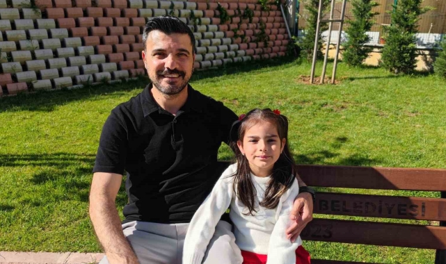 Sultangazi'de küçük kızların İstiklal Marşı sevgisi