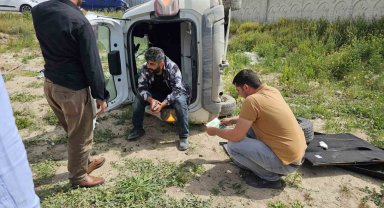 Takla atan araçtan emniyet kemeri sayesinde burnu bile kanamadan kurtuldu