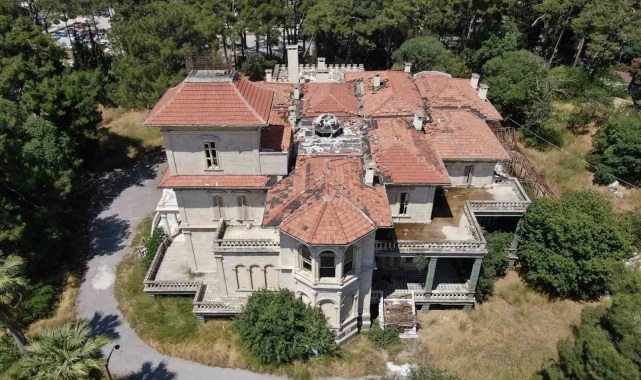 Talan edilen Forbes Köşkü artık 24 saat korunuyor