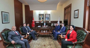 Tapu ve Kadastro bölge müdürü Eskişehir Valisi Hüseyin Aksoy'u ziyaret etti