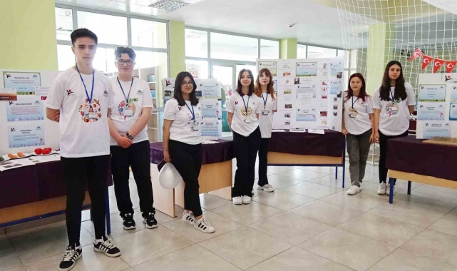 Tavşanlı Arslanbey Mesleki ve Teknik Anadolu Lisesi'nden Bilim Fuarı