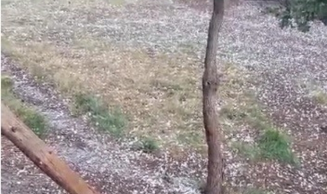Tavşanlı'da ceviz büyüklüğünde dolu yağdı