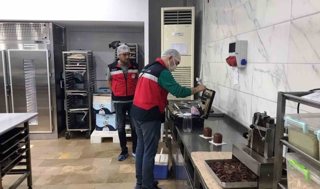 Tavşanlı'da işletmelerde gıda kontrolleri ve numune alımı