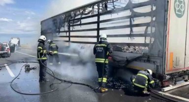 Tekirdağ'da yanan dorse demir yığınına dönüştü