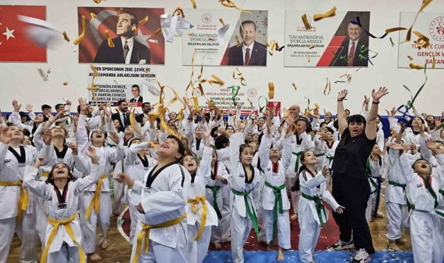 Tekvandocuların kuşak atlama sevinci