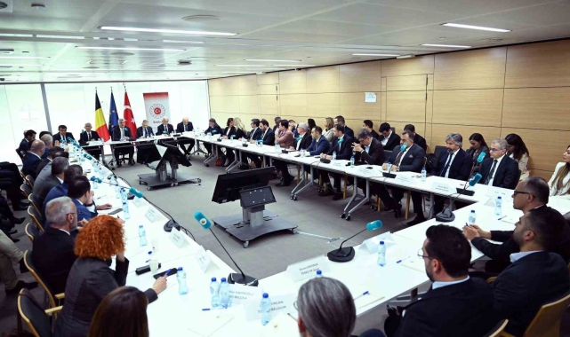 Ticaret Bakanı Bolat, DTİK mensubu iş insanlarıyla bir araya geldi