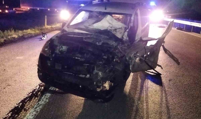 Ticari araç vince çarptı, 1'i ağır 3 kişi yaralandı