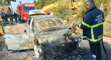 Tokat'ta hareket halindeki otomobil alev alev yandı
