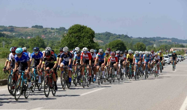 Tour Of heyecanı Sakarya'da sürüyor: Podyumda 2 Türk pedal