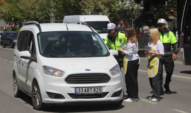 Trafik Haftası'nda sürücüler bilgilendirildi