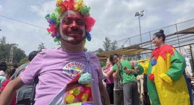 Trafik kazasında engelli kaldı palyaço oldu, kendini çocukları güldürmeye adadı