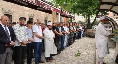 Trafik kazasında hayatını kaybeden Motosiklet tutkunu Mustafa Karaca son yolculuğuna uğurlandı