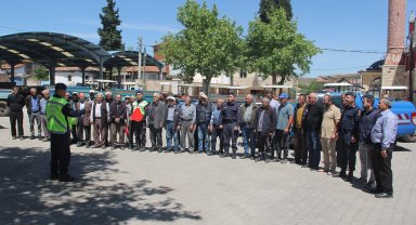 Traktör sürücülerine reflektör ve yelek dağıtıldı