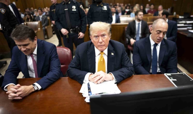 Trump hakkındaki "sus payı" davasında jüri müzakerelere başladı