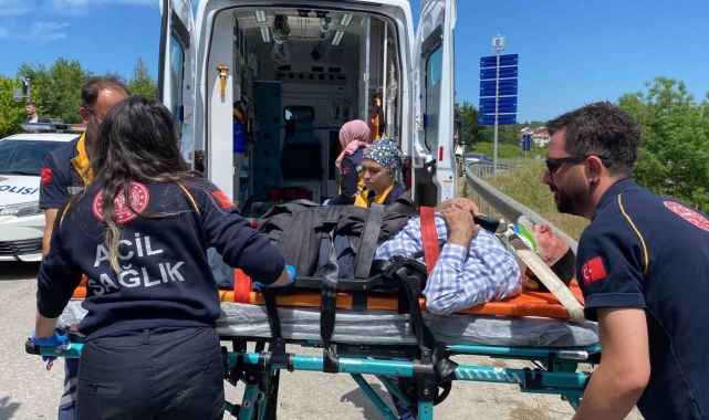 Tüp yüklü kamyon hafif ticari araç ile çarpıştı: 1'i ağır 5 yaralı