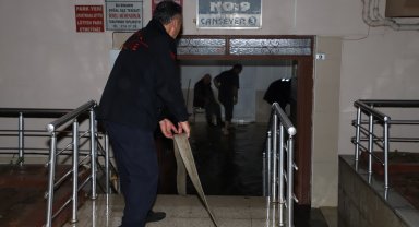 Turhal Belediyesi, su baskınlarına karşı gece gündüz çalışıyor