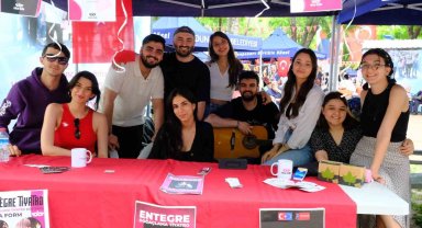 Uluslararası Odunpazarı 3D Gençlik Festivali'nde tiyatro ekipleri stant açtı vatandaşları bilgilendirdi