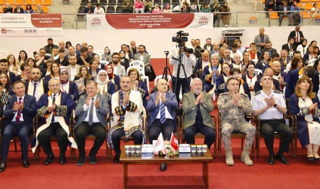 Üniversite birincisi Yemenli öğrenci dünyadaki zulme dikkat çekti