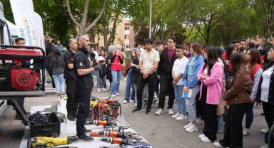 Üniversite öğrencilerine 'Temel Afet Bilinci Eğitimi' verildi