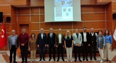 Üniversiteli gençler iş dünyasının duayenleriyle buluştu