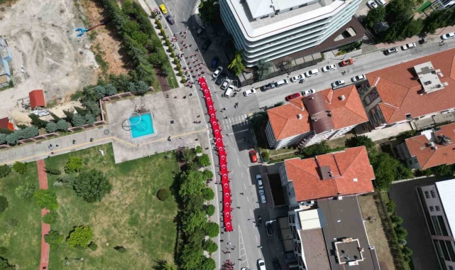 Uşak''ta Gençlik Festivali kortej yürüyüşüyle başladı