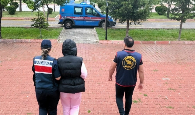 Uyuşturucu ticaretinden 22 yıl hapsi bulunan kadın operasyonla yakalandı