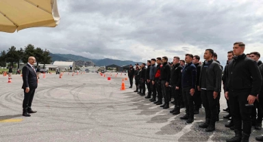 Vali Demirtaş'tan jandarma ve polis kursiyerlere moral ziyareti