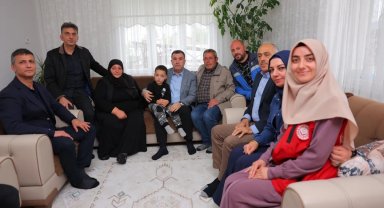 Vali Eldivan, Anneler Gününde şehit annelerini ziyaret etti