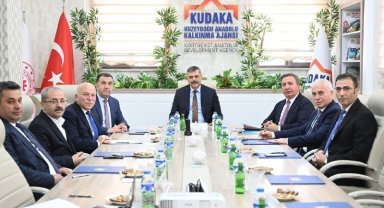Vali Eldivan ve Başkan Memiş KUDAKA yönetim kurulu toplantısına katıldı