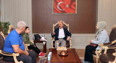 Vali Varol, vatandaşları makamında ağırladı