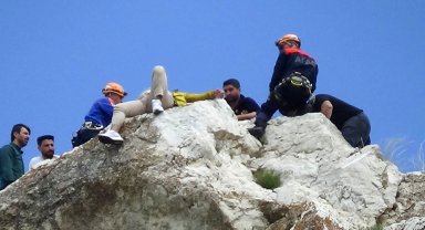 Van'da intihar girişiminde bulunan şahıs kayalıklarda baygınlık geçirdi