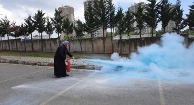 Vatandaşlar yangına müdahaleyi öğrendi
