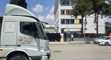 Velilerin ilkokul önünde tır sürücülüğü eğitimi isyanı