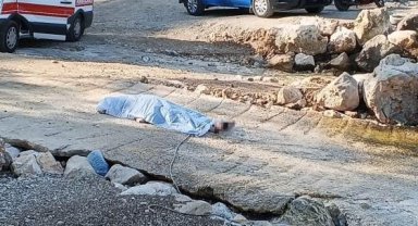 Yabancı baba kızı kurtarmak isterken boğuldu