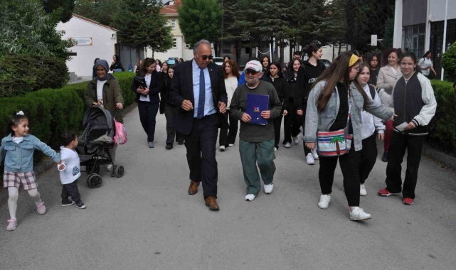 Yeni çıraklar yetiştirmek için 77 yaşında tekrar öğrenci oldu