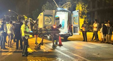 Yolun karşısına geçerken motosikletin çarptığı yaşlı kadın yaralandı