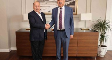 Yüreğir Belediye Başkanı Demirçalı: "İlçemize bahar geldi"