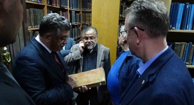 Zeytinoğlu Yazma Eser Kütüphanesi'ndeki kitaplar dijital ortamda